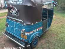 https://riyasewana.com/uploads/bajaj-2strc-2003-1110185412162.jpg