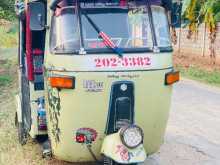 Bajaj 2strook 2000 Three Wheel