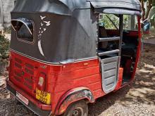 https://riyasewana.com/uploads/bajaj-3wheel-181241306815.jpg