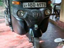 Bajaj 4 Stroke 2015 Three Wheel