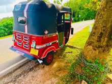 https://riyasewana.com/uploads/bajaj-4-stock-1948024593.jpg