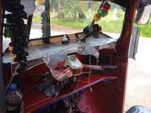 https://riyasewana.com/uploads/bajaj-4-stok-2009-211194112524.jpg