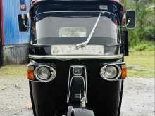 Bajaj 4 Stroke 2011 Three Wheel