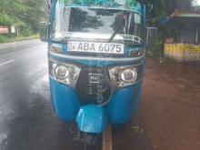 Bajaj 4 Stroke 2015 Three Wheel