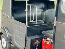 https://riyasewana.com/uploads/bajaj-4-stroke-1114080317174.jpg