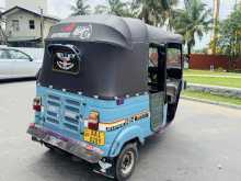https://riyasewana.com/uploads/bajaj-4-stroke-113230522583.jpg