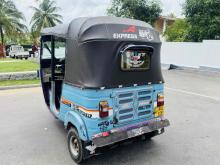 https://riyasewana.com/uploads/bajaj-4-stroke-113233624291.jpg