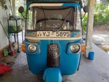 Bajaj 4 Stroke 2011 Three Wheel