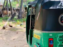 https://riyasewana.com/uploads/bajaj-4-stroke-141418376564.jpg