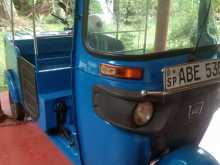Bajaj 4 Stroke 2015 Three Wheel