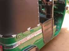 https://riyasewana.com/uploads/bajaj-4-stroke-192110274232.jpg