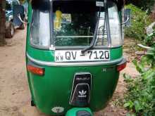 Bajaj 4 Stroke 2010 Three Wheel