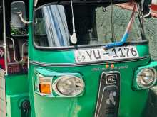 Bajaj 4 Stroke 2011 Three Wheel