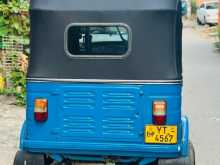 Bajaj 4 Stroke 2011 Three Wheel