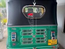 https://riyasewana.com/uploads/bajaj-4-stroke-2015-101217221275282.jpg