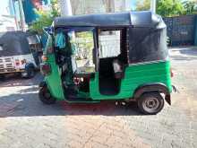 Bajaj 4 Stroke 2015 Three Wheel