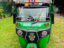Bajaj 4 Stroke 2015 Three Wheel