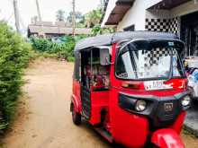 Bajaj 4 Stroke 2015 Three Wheel