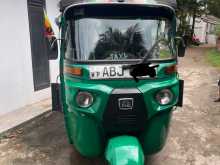 Bajaj 4 Stroke 2016 Three Wheel