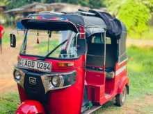 Bajaj 4 Stroke 2016 Three Wheel