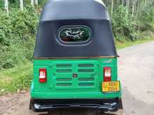 https://riyasewana.com/uploads/bajaj-4-stroke-71430444652.jpg