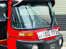 Bajaj 4 Stroke 2015 Three Wheel