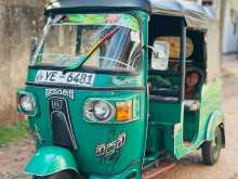 Bajaj 4 Stroke 2010 Three Wheel
