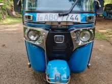 Bajaj 4 Stroke 2016 Three Wheel