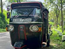 Bajaj 4 Stroke 2010 Three Wheel