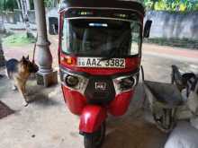 Bajaj 4 Stroke 2015 Three Wheel