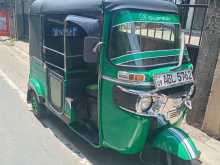 Bajaj 4 Stroke 2016 Three Wheel