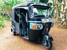 Bajaj 4 Stroke 2011 Three Wheel
