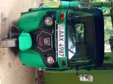 Bajaj 4strok 2015 Three Wheel