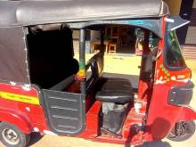 Bajaj 4 Stroke 2014 Three Wheel