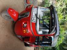Bajaj 4 Stroke 2011 Three Wheel