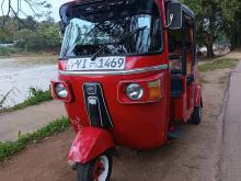 Bajaj 4 Stroke 2010 Three Wheel