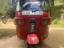Bajaj 4stroke 2010 Three Wheel