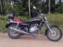 https://riyasewana.com/uploads/bajaj-avenger-180-102157184192.jpg