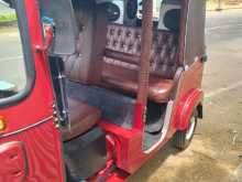 https://riyasewana.com/uploads/bajaj-baja-4-181302084213.jpg
