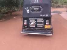 https://riyasewana.com/uploads/bajaj-bajaj-111131354292.jpg