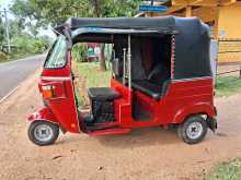 https://riyasewana.com/uploads/bajaj-bajaj-12013544953.jpg