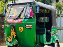 https://riyasewana.com/uploads/bajaj-bajaj-121219126095.jpg