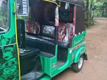 https://riyasewana.com/uploads/bajaj-bajaj-121904414972.jpg