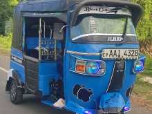 https://riyasewana.com/uploads/bajaj-bajaj-122322404843.jpg