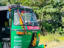 https://riyasewana.com/uploads/bajaj-bajaj-162045246826.jpg