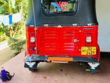 https://riyasewana.com/uploads/bajaj-bajaj-2-201722204812.jpg