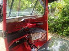 https://riyasewana.com/uploads/bajaj-bajaj-2-2112033817935.jpg