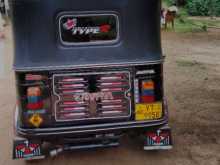 https://riyasewana.com/uploads/bajaj-bajaj-2011-182007404802.jpg