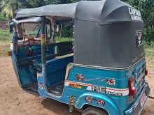 https://riyasewana.com/uploads/bajaj-bajaj-261040344692.jpg