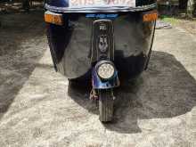 Bajaj 4 Stroke 2000 Three Wheel